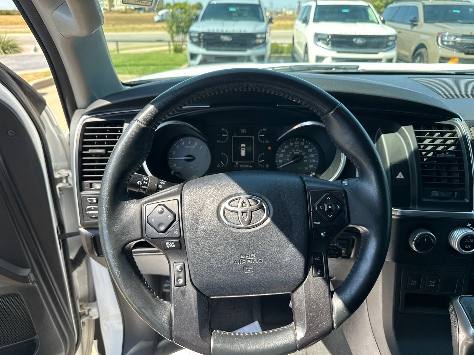 Used 2019 Toyota Sequoia TRD Sport AWD/4WD image 19