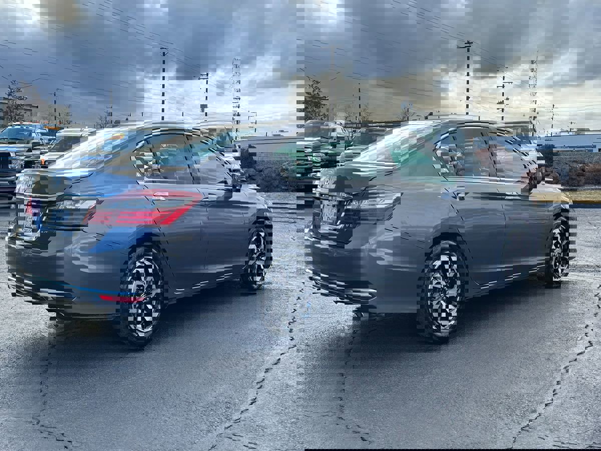 Used 2017 Honda Accord EX-L image 11