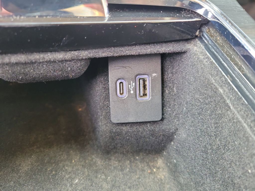 Used 2021 Lincoln Nautilus FWD w/ Equipment Group 101A image 21