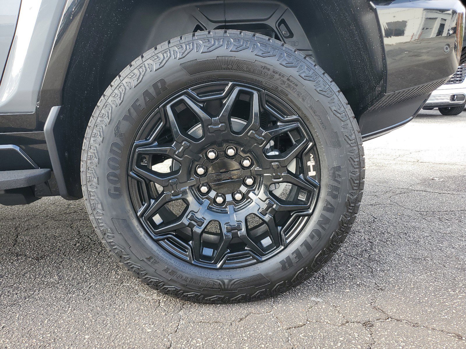 New 2025 GMC Hummer EV 2X image 11