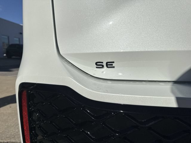 New 2026 Volkswagen Tiguan SE R-Line FWD image 33