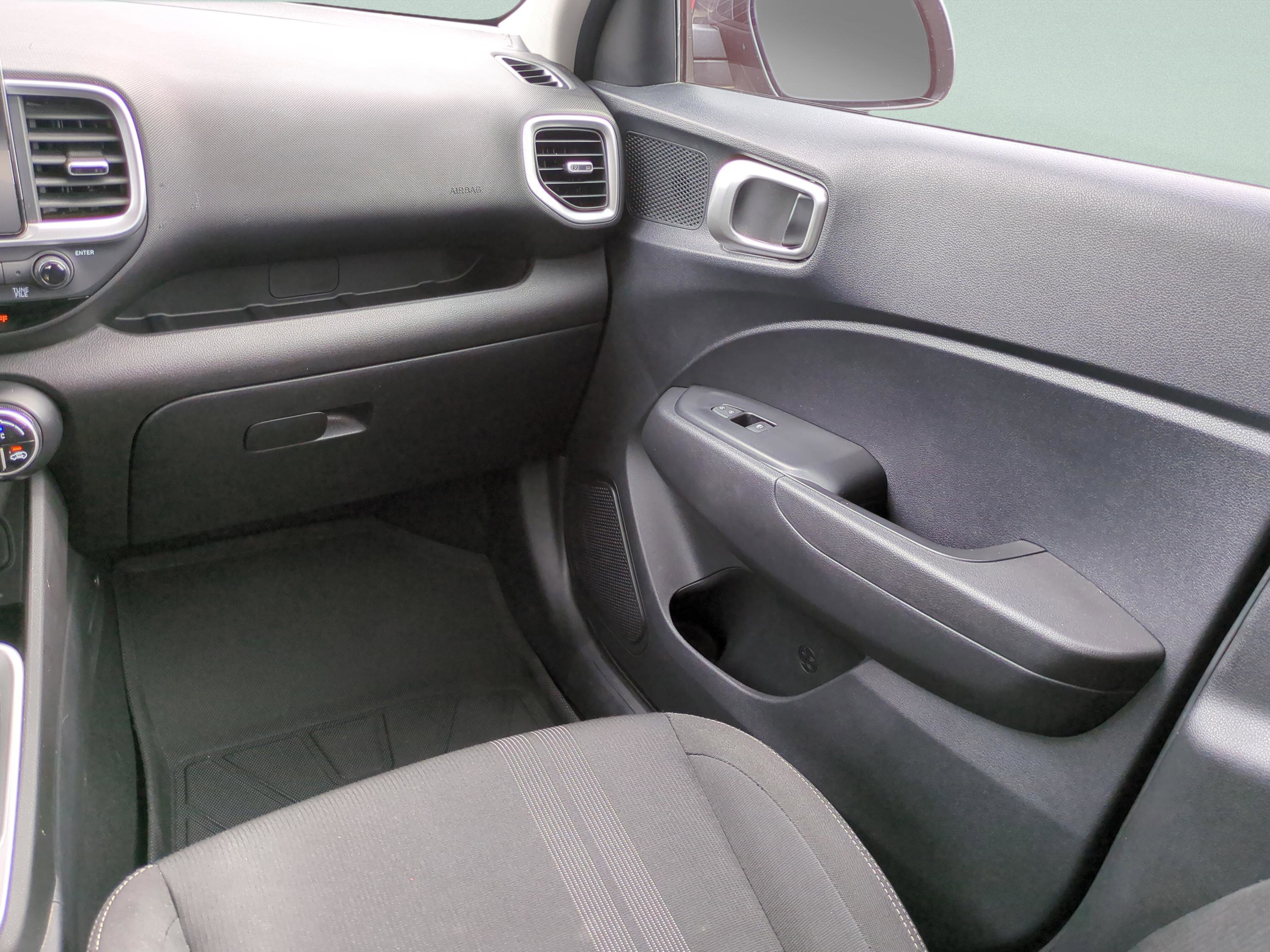 Certified 2023 Hyundai Venue SEL FWD image 16