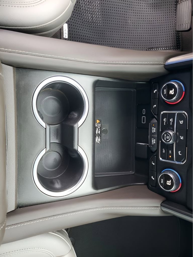 Used 2024 Chevrolet Tahoe LT w/ Luxury Package image 40