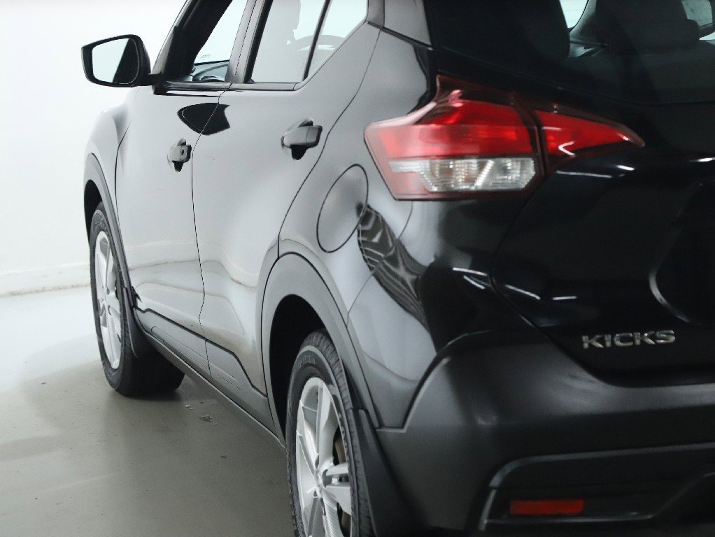 Used 2019 Nissan Kicks S image 40