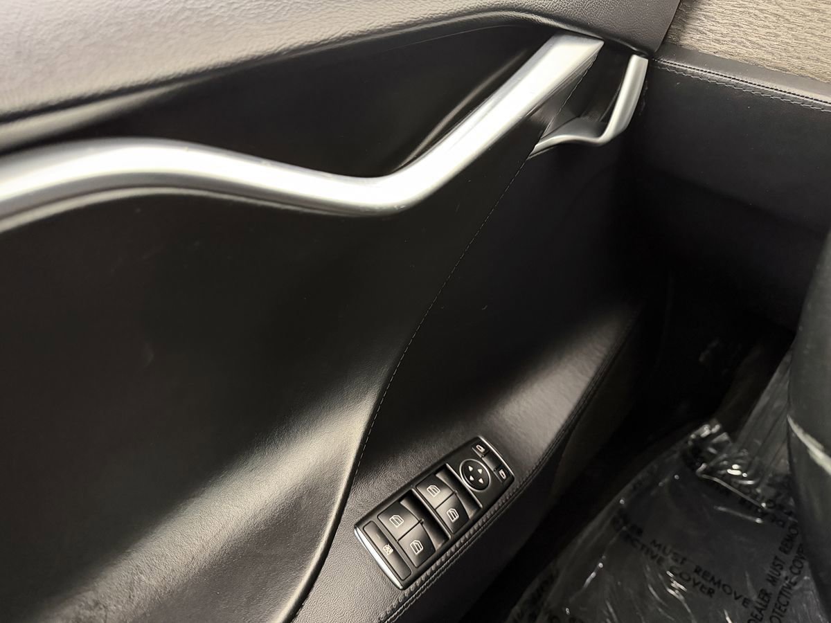 Used 2013 Tesla Model S Performance image 12