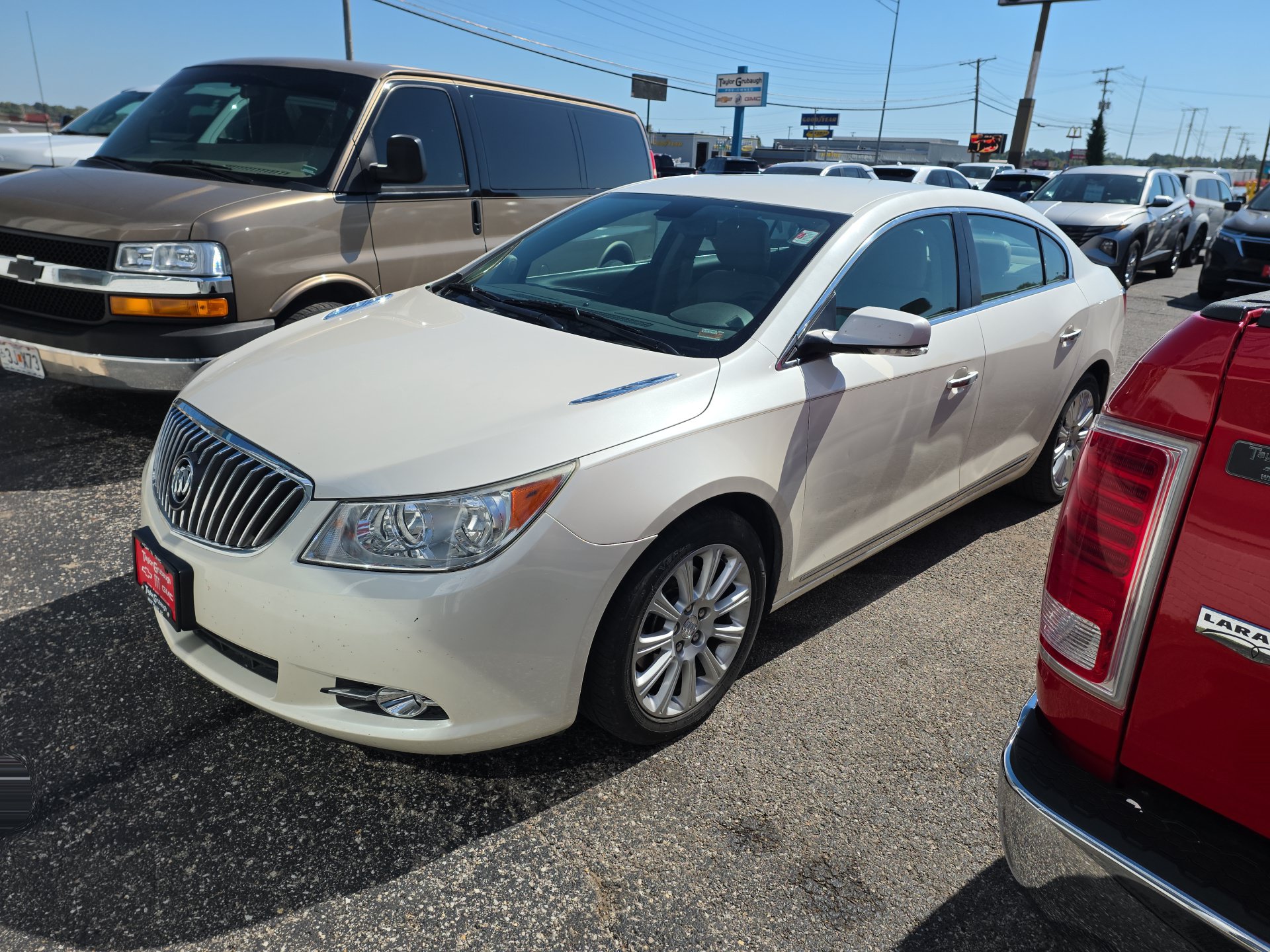Used 2013 Buick LaCrosse Leather w/ Entertainment Package FWD image 3