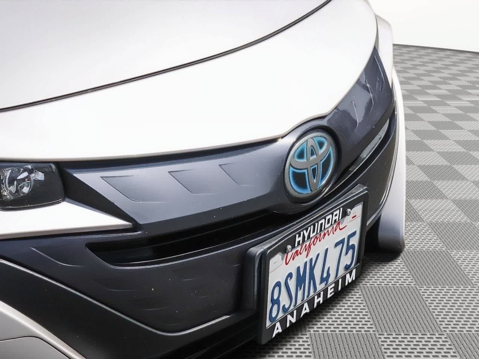 Used 2020 Toyota Prius Prime LE FWD image 6