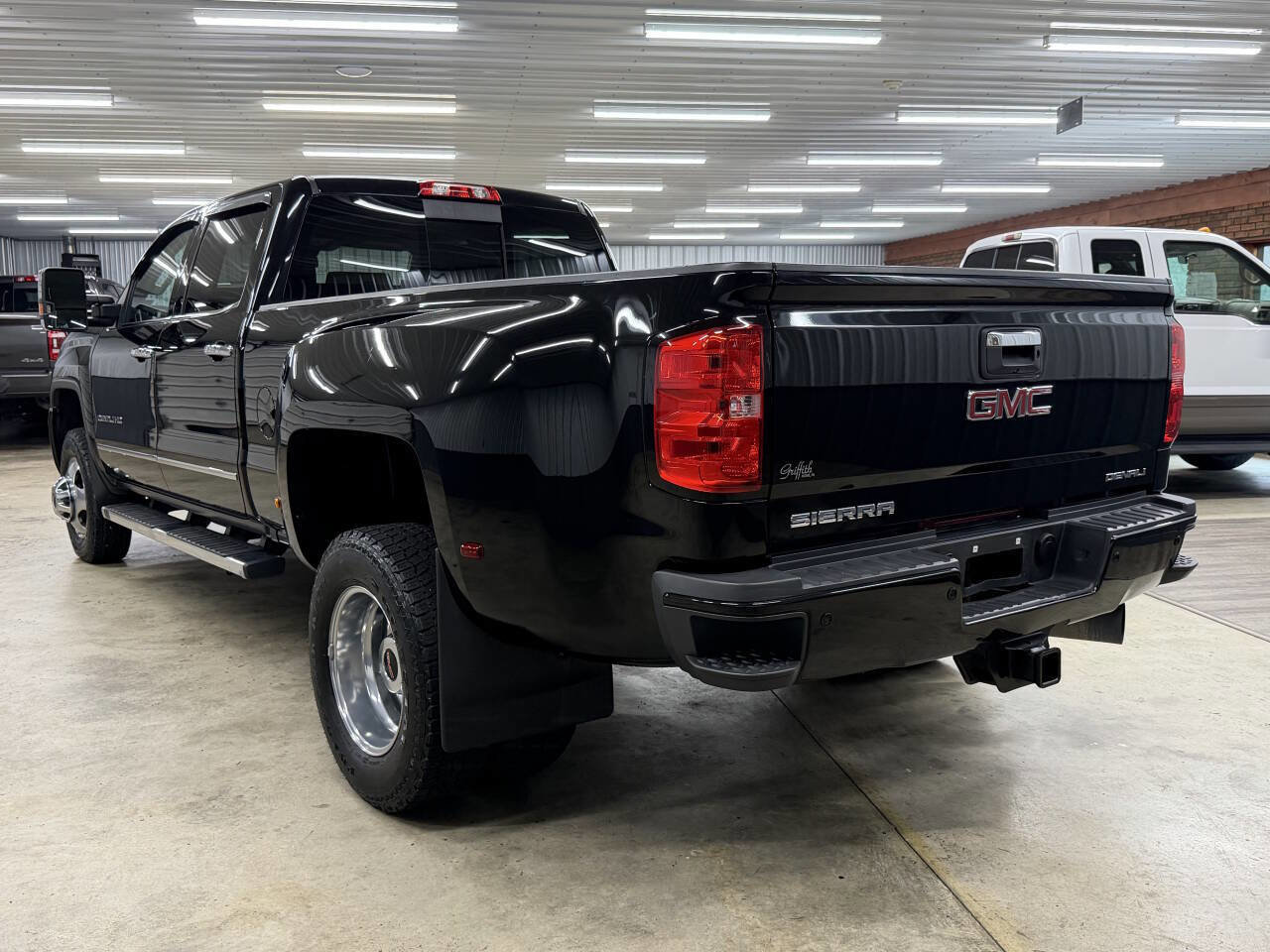 Used 2019 GMC Sierra 3500 Denali w/ Duramax Plus Package image 8