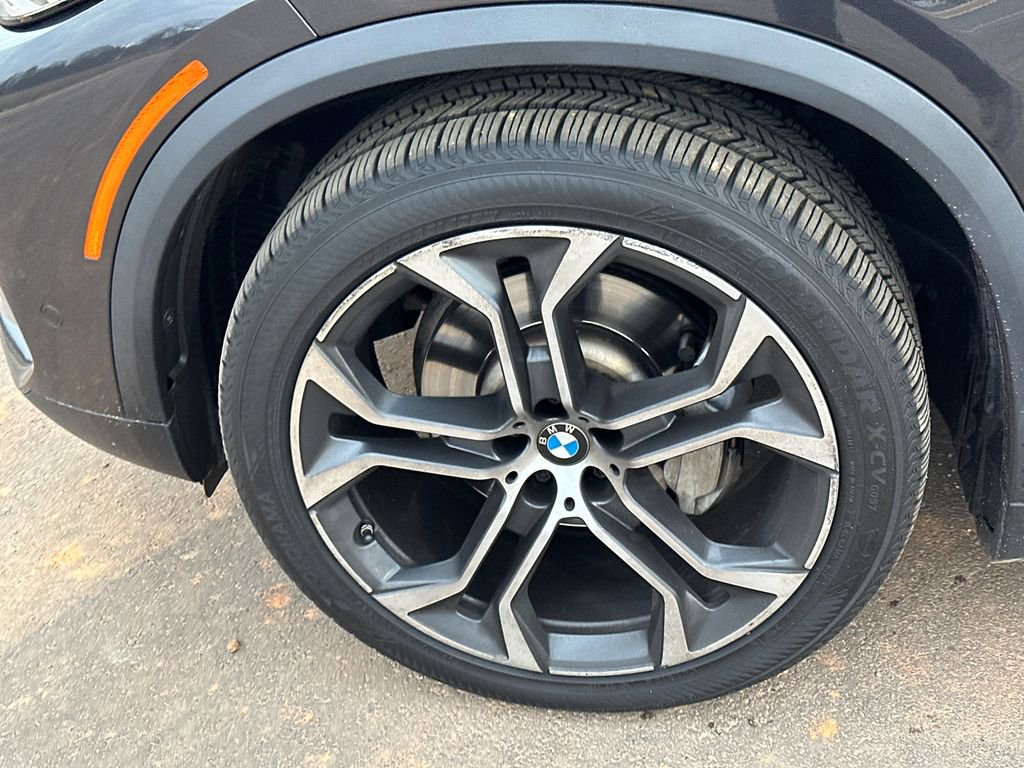 Used 2021 BMW X5 xDrive40i w/ Executive Package image 11