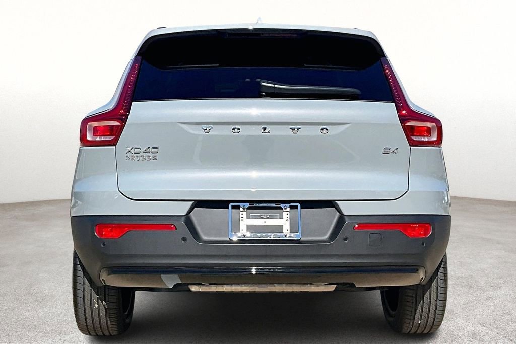 Used 2026 Volvo XC40 B4 Core FWD image 7