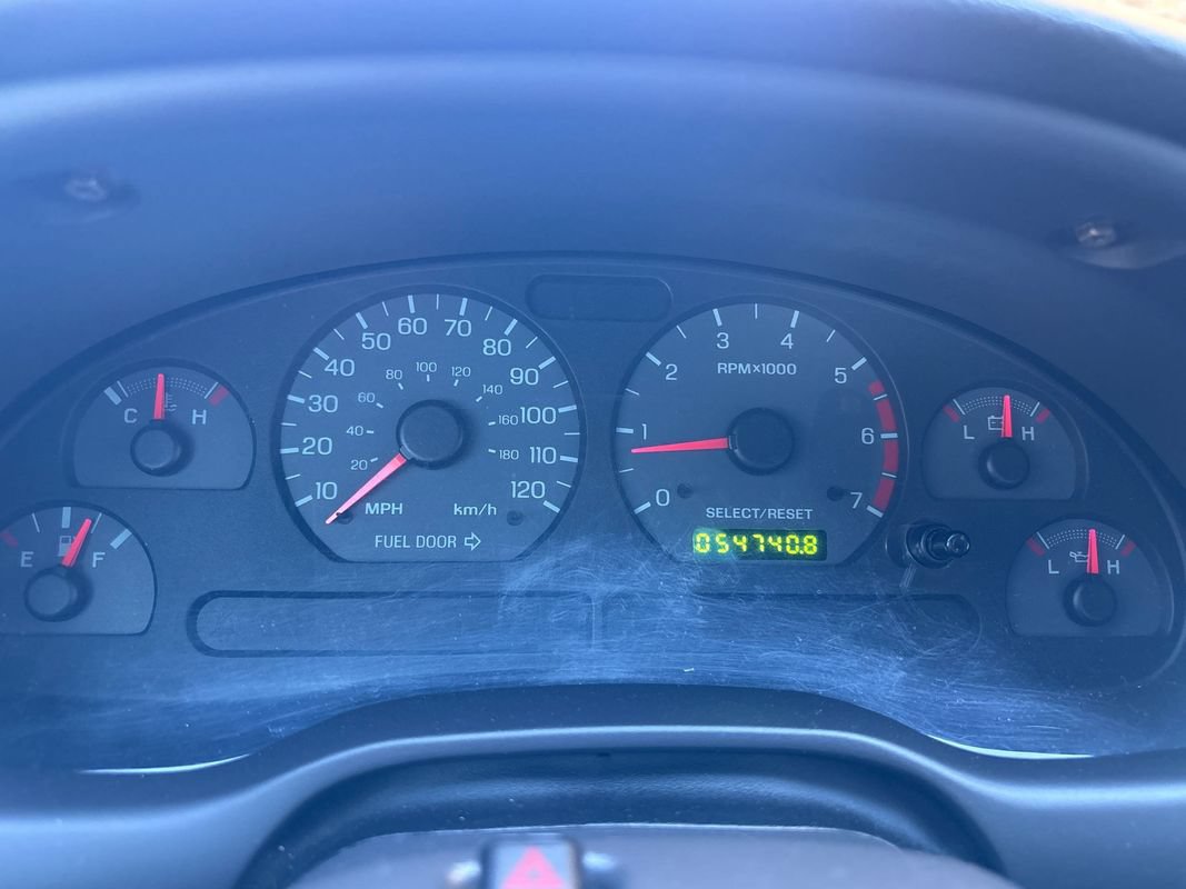Used 2001 Ford Mustang Convertible RWD image 15