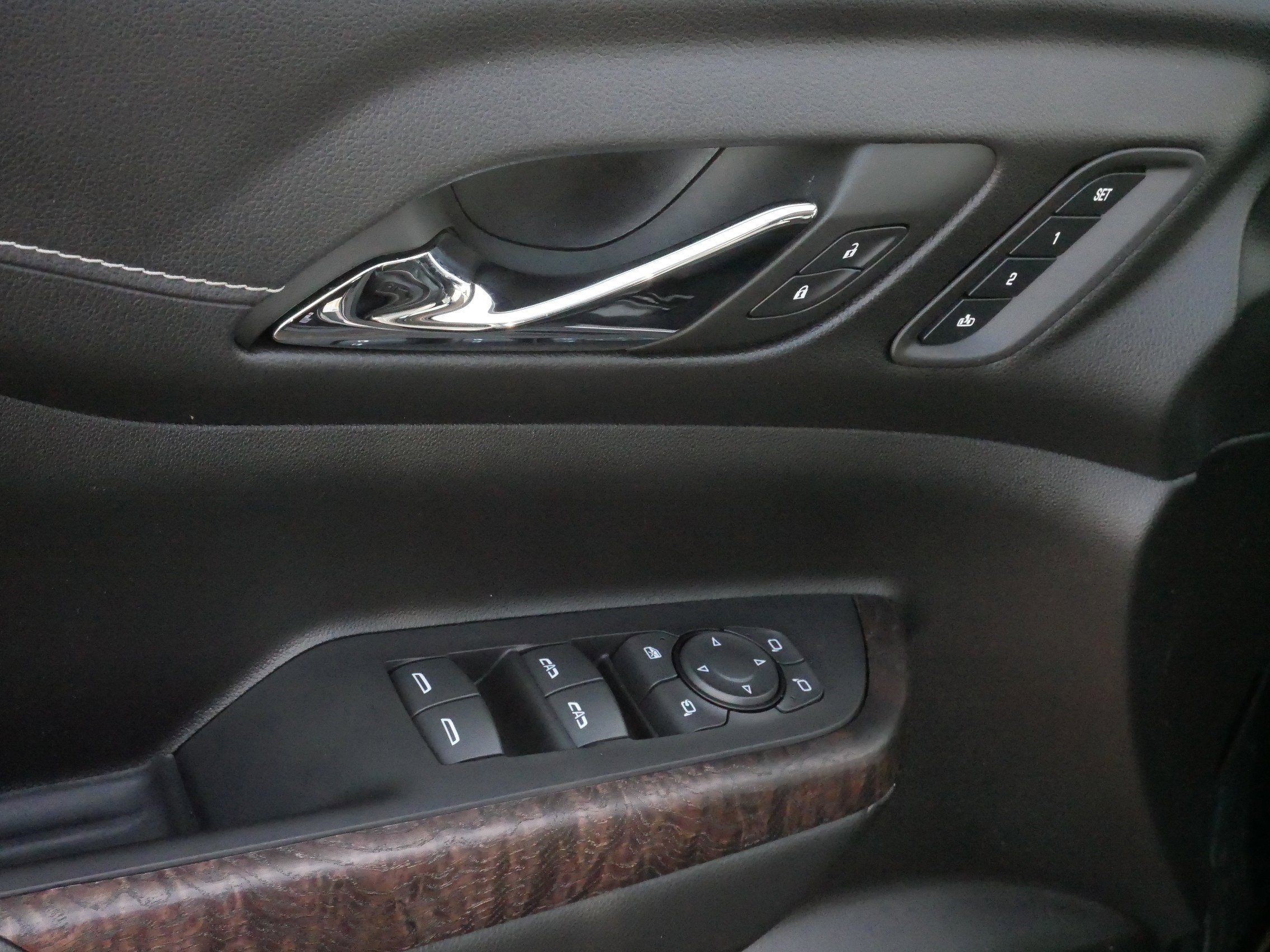 Used 2023 GMC Acadia Denali w/ Black Diamond Edition image 19