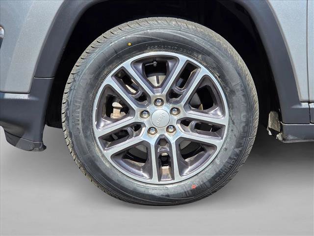 Used 2019 Jeep Compass Latitude image 23