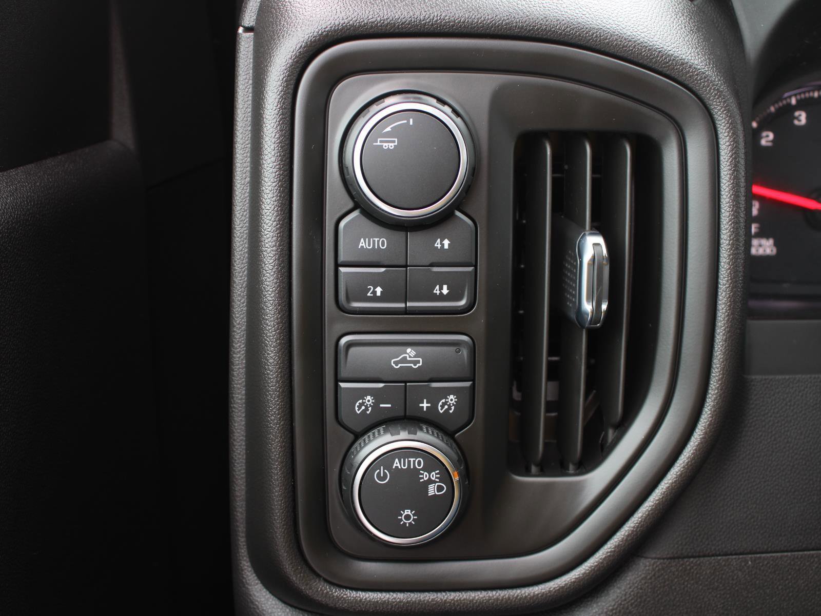 Used 2023 Chevrolet Silverado 1500 Custom Trail Boss image 10