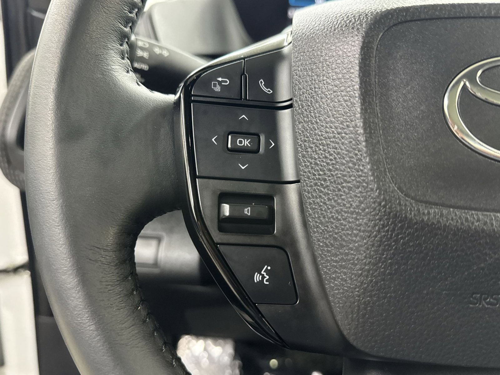 Used 2023 Toyota bZ4X XLE image 38