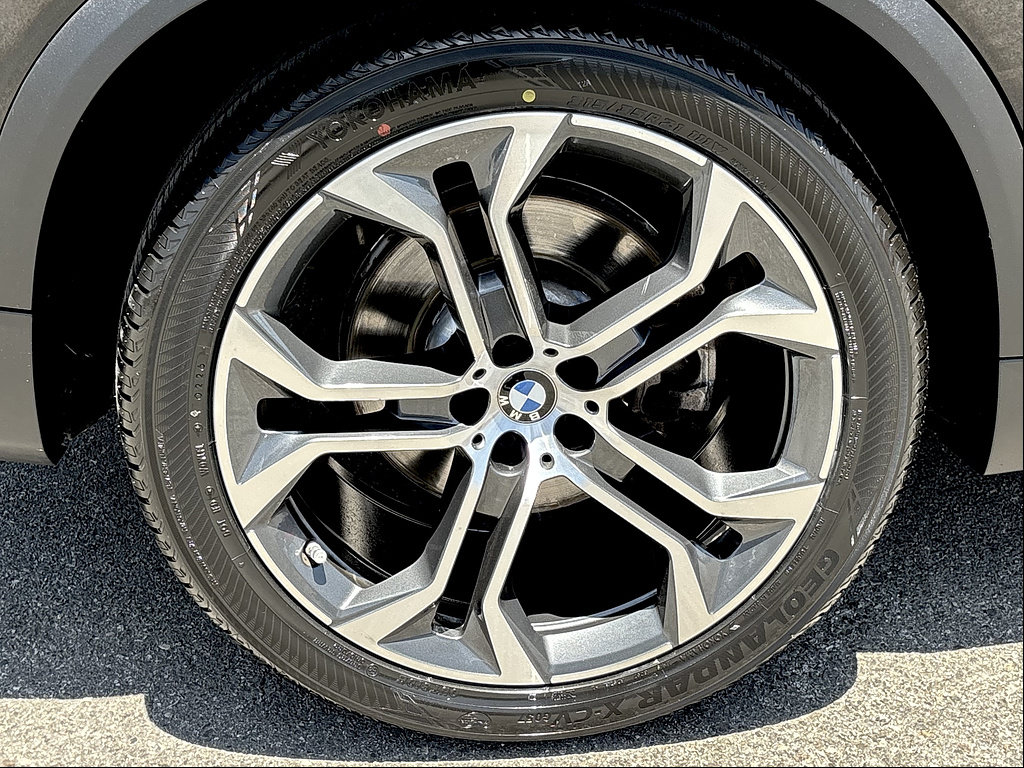 Used 2023 BMW X5 xDrive40i w/ Premium Package AWD/4WD image 30