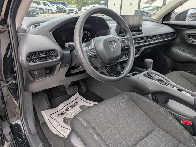 Used 2025 Honda HR-V LX image 5