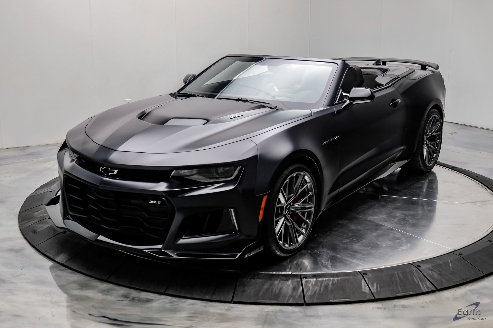 Used 2024 Chevrolet Camaro ZL1 RWD image 7