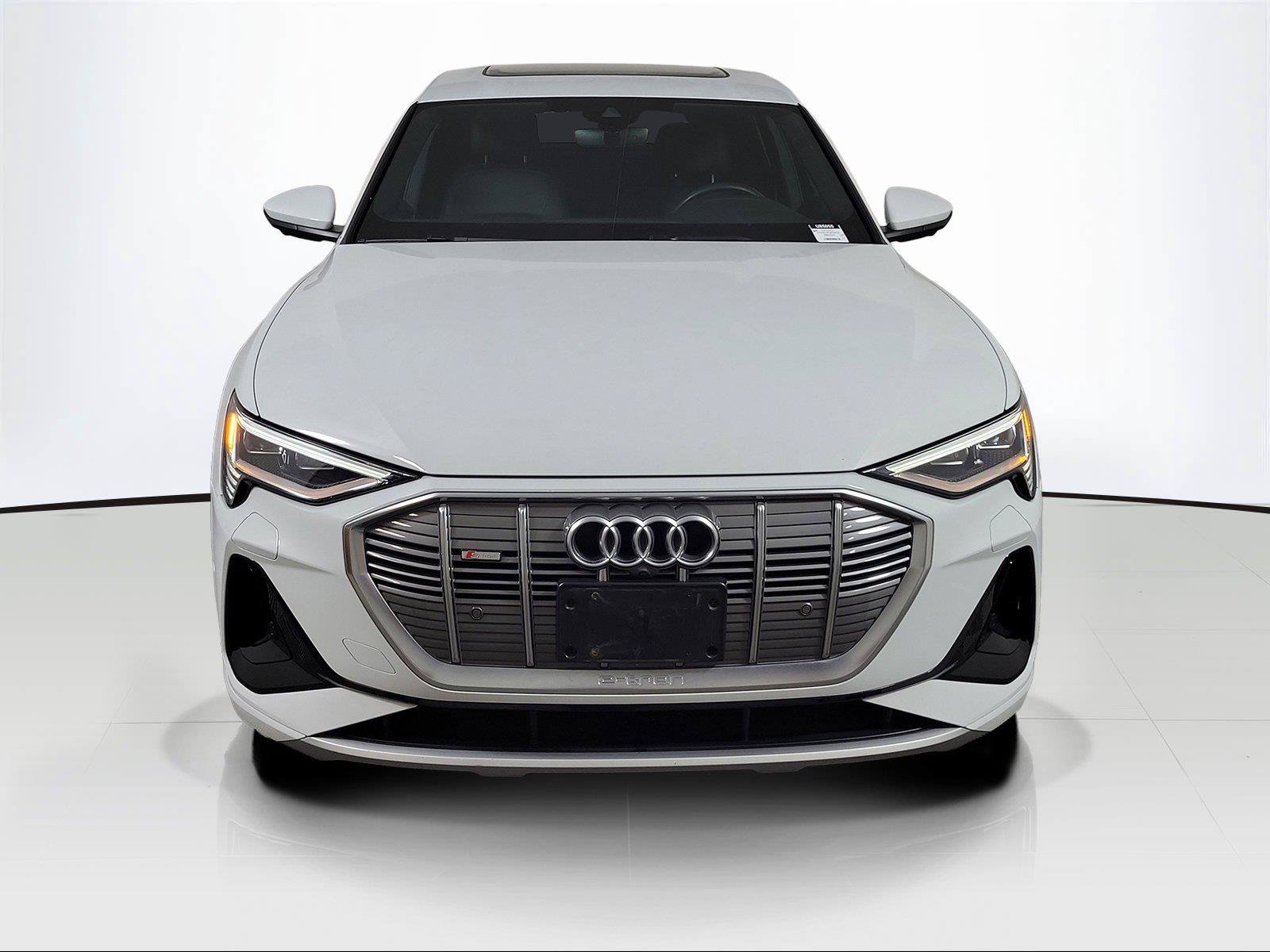 Used 2023 Audi e-tron Premium Plus w/ Premium Plus Package AWD/4WD image 2