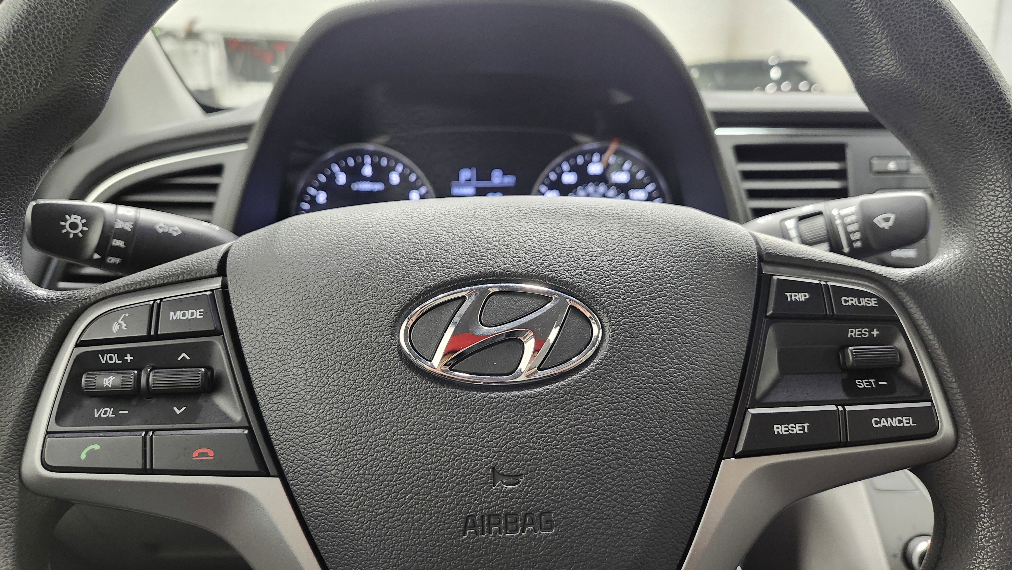 Used 2018 Hyundai Elantra SE image 24