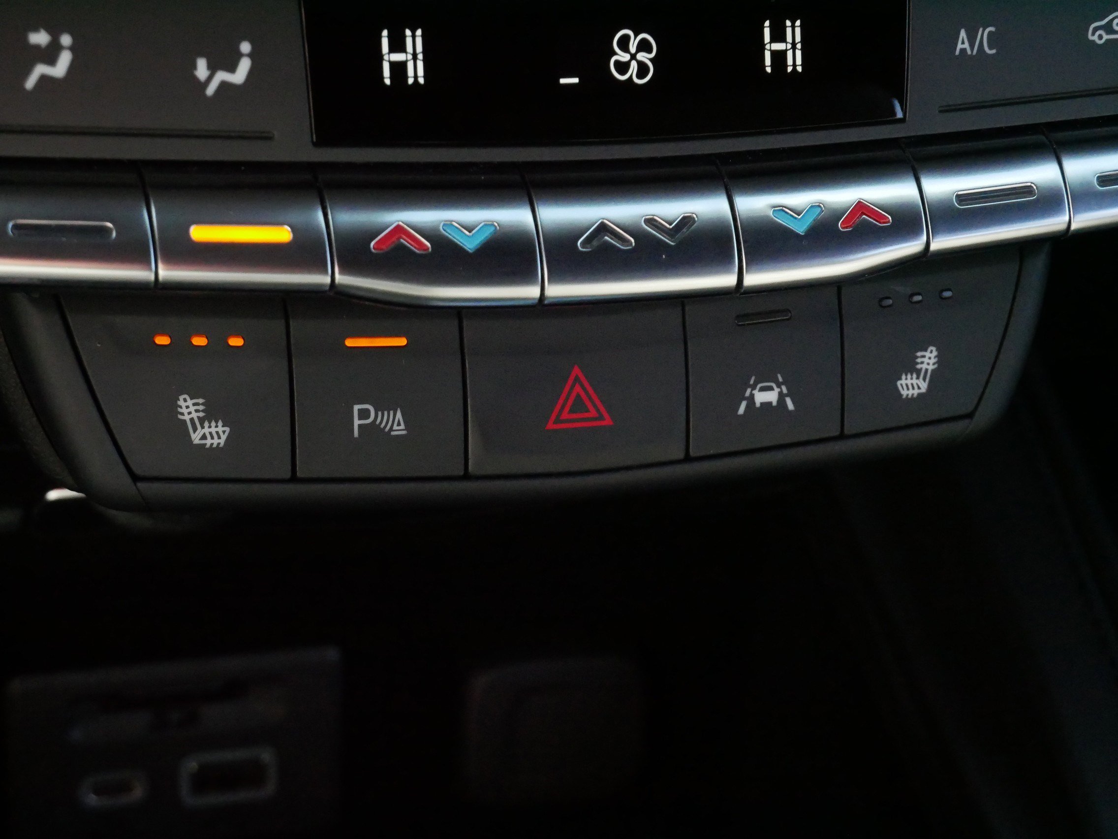 Used 2023 Cadillac XT4 Sport w/ Cold Weather Package image 28