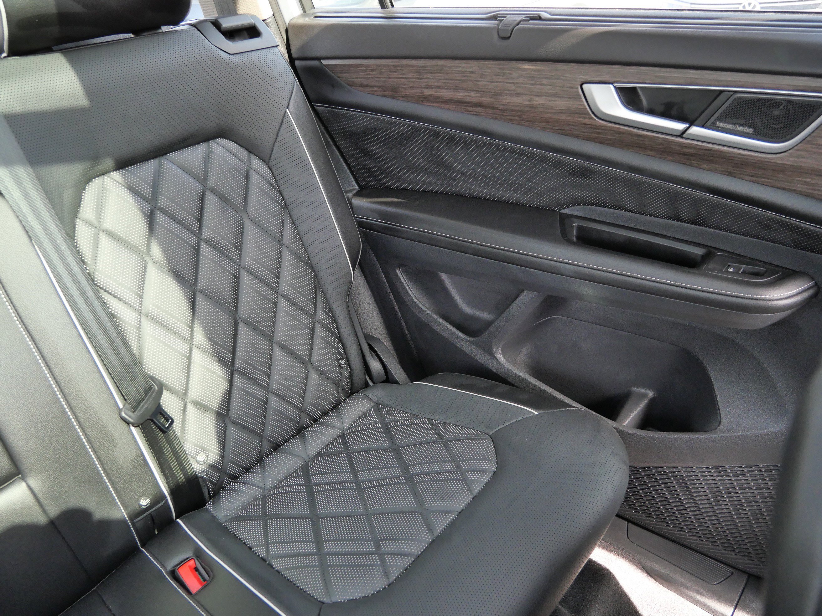 Certified 2024 Volkswagen Atlas SEL Premium R-Line image 14