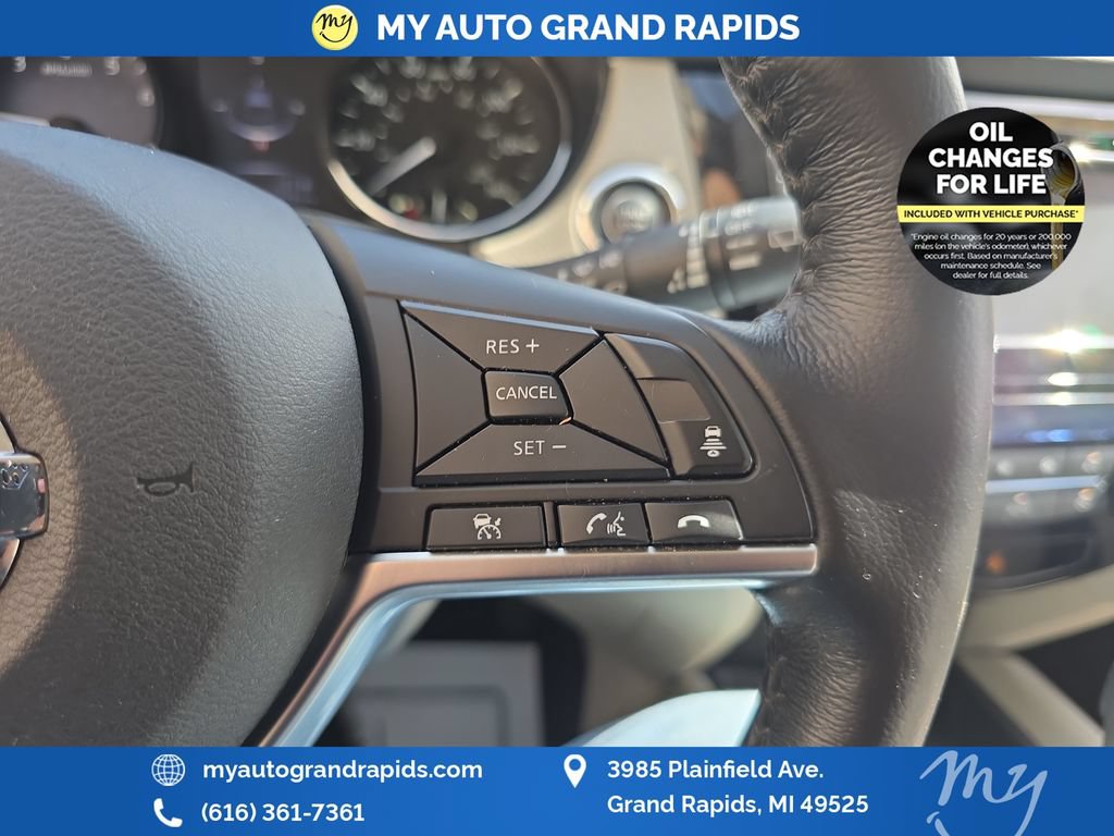 Used 2017 Nissan Rogue Sport SL w/ SL Premium Package AWD/4WD image 16