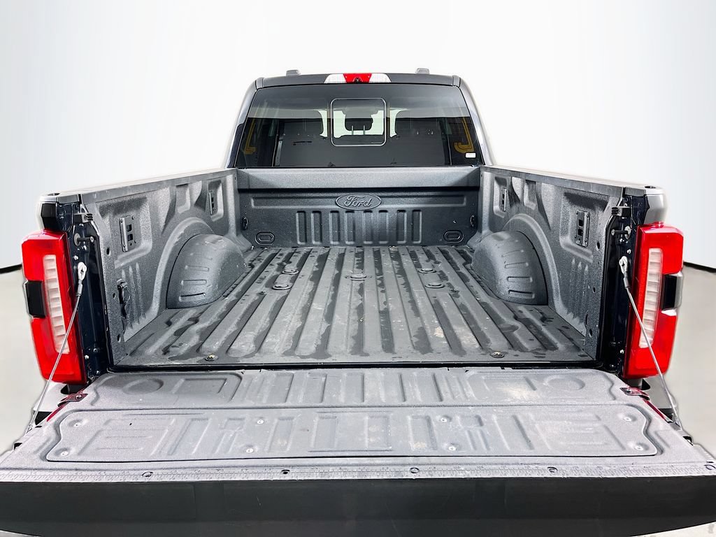 Used 2024 Ford F250 Lariat w/ Black Appearance Package AWD/4WD image 10