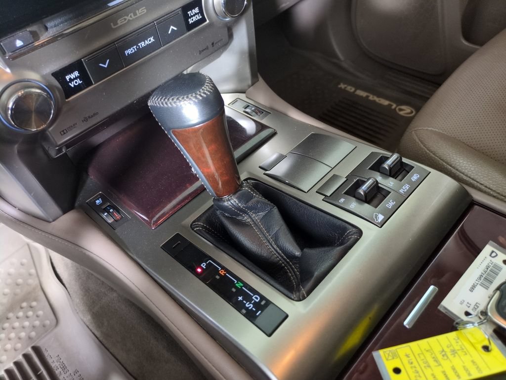 Used 2017 Lexus GX 460 Premium w/ Premium Package AWD/4WD image 26