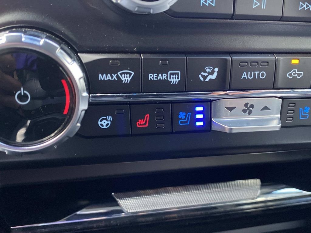 Certified 2024 Ford F250 Lariat w/ Lariat Ultimate Package AWD/4WD image 29
