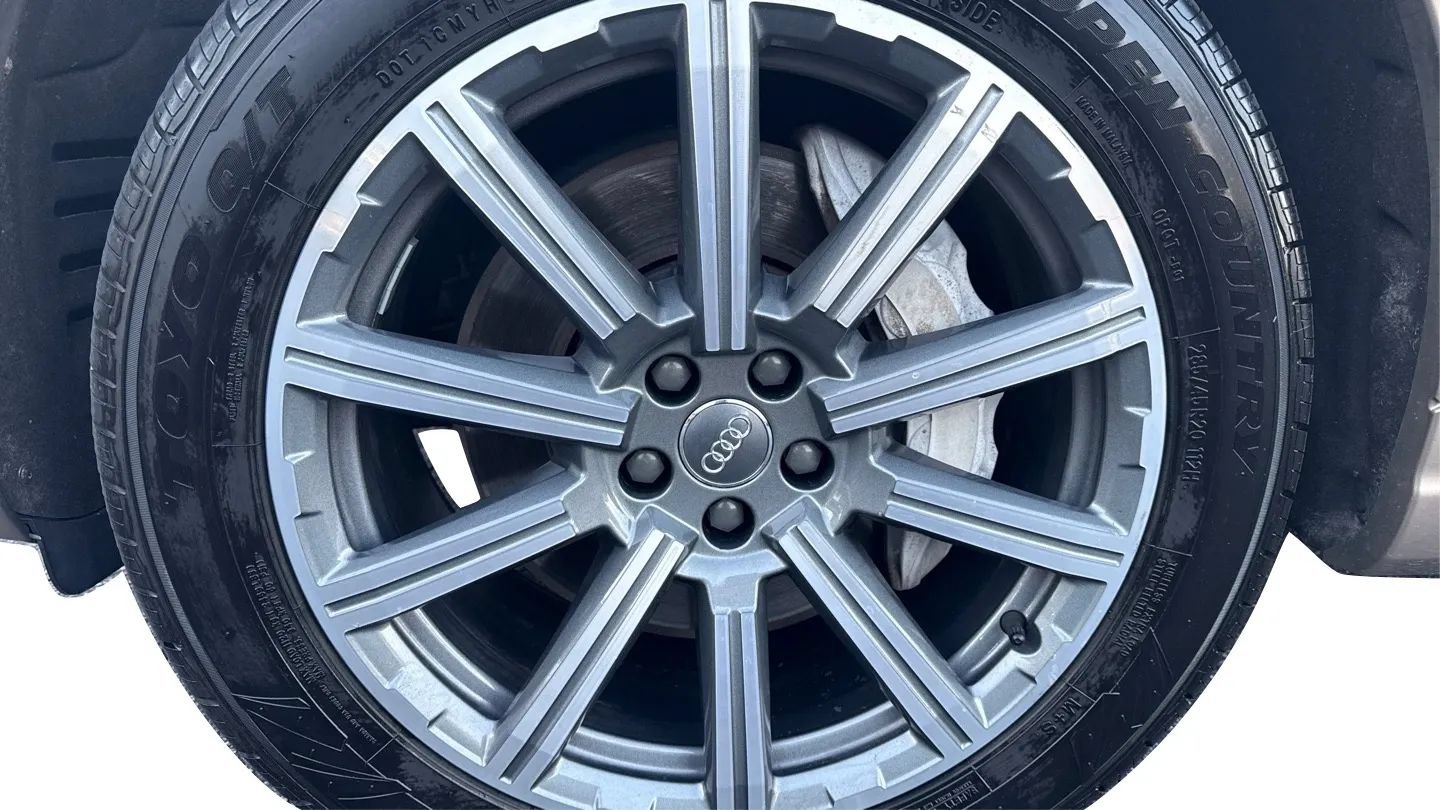 Used 2019 Audi Q7 3.0T Premium w/ Cold Weather Package AWD/4WD image 46
