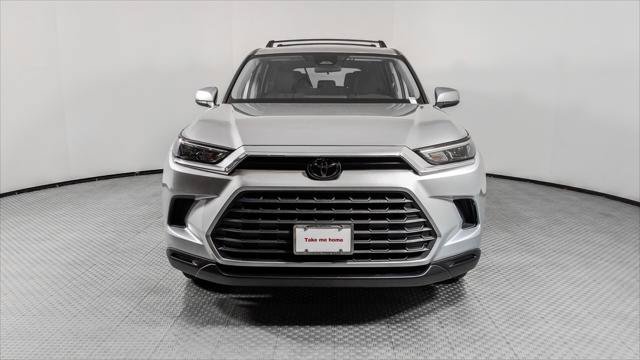 Used 2025 Toyota Grand Highlander FWD image 12