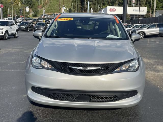 Used 2023 Chrysler Voyager LX FWD image 7