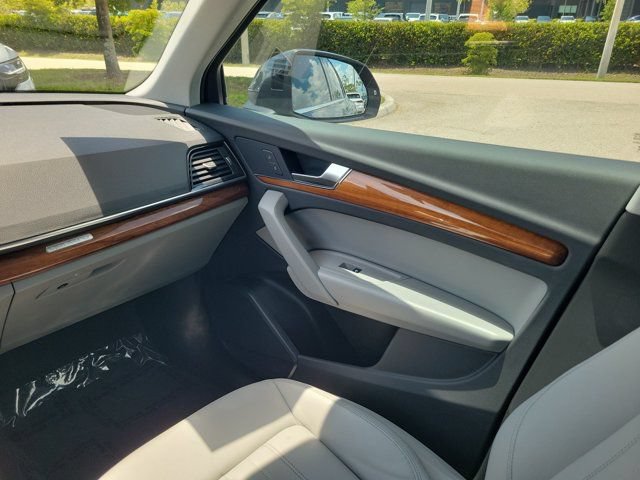 Certified 2023 Audi Q5 2.0T Premium w/ Convenience Package AWD/4WD image 14