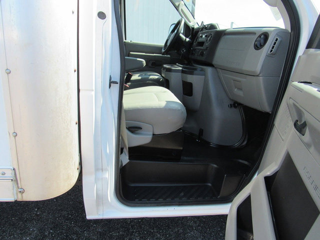 Used 2022 Ford E-450 and Econoline 450 Super Duty w/ Power Windows & Locks Group RWD image 12