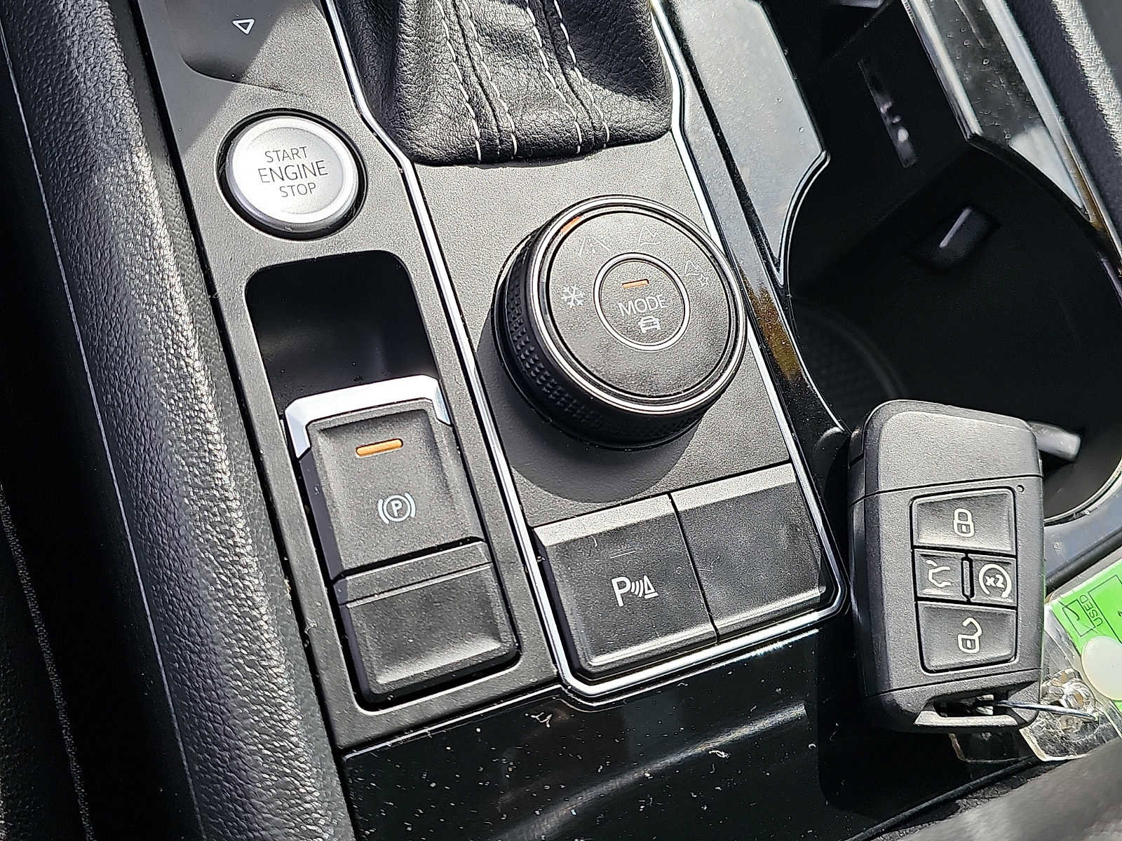 Used 2022 Volkswagen Atlas SEL R-Line image 27