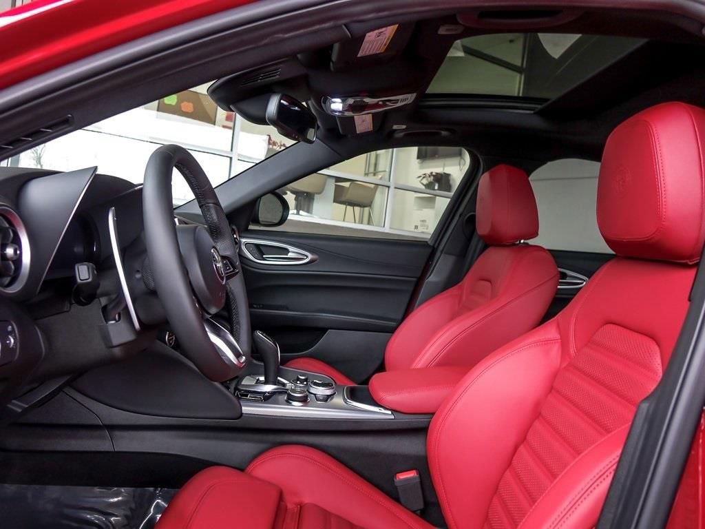 New 2025 Alfa Romeo Giulia AWD w/ Driving Assist Package image 10