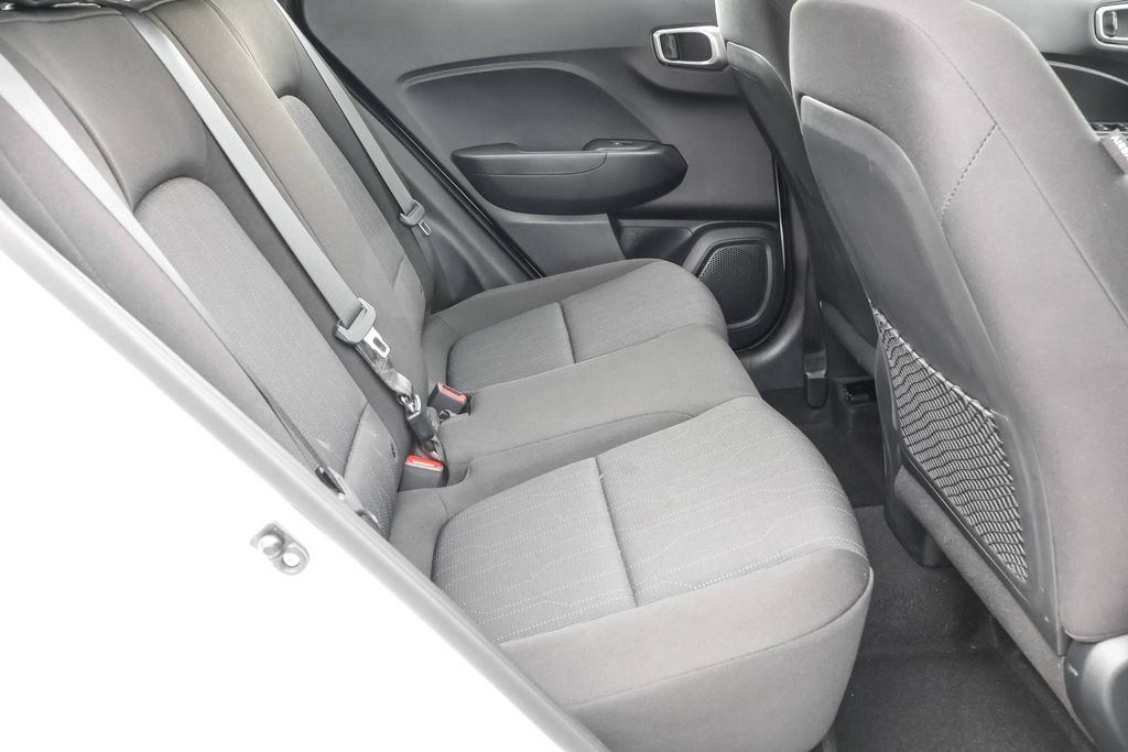 Used 2025 Hyundai Venue SE FWD image 31
