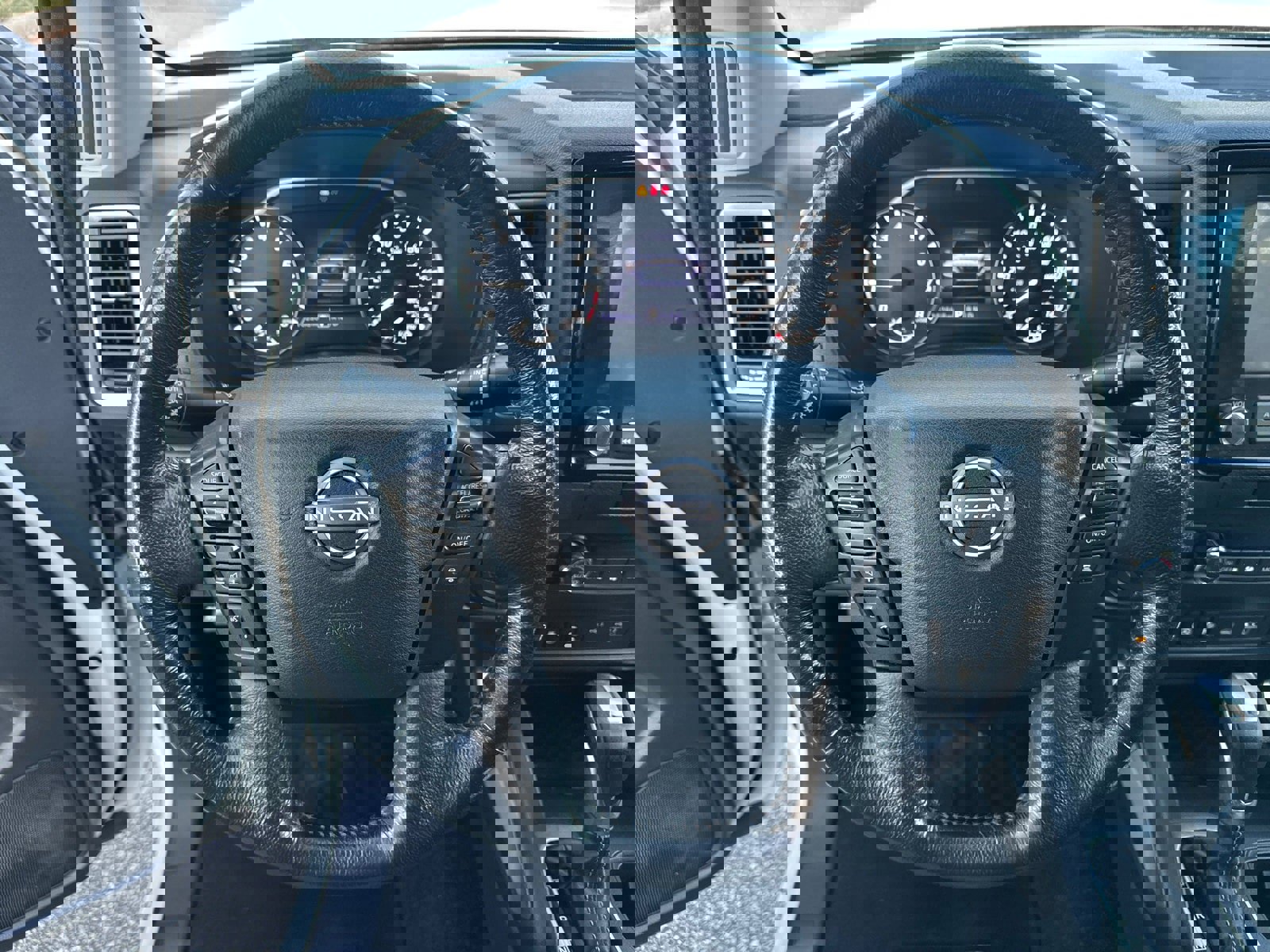 Used 2022 Nissan Frontier SV image 23