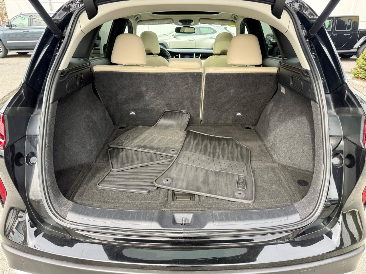 Used 2022 INFINITI QX50 Luxe w/ Cargo Package AWD/4WD image 22