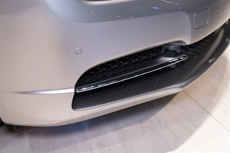 Used 2016 Rolls-Royce Dawn RWD image 16