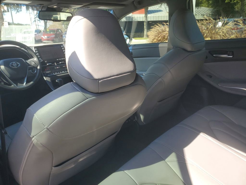 Used 2019 Toyota Avalon XLE image 14