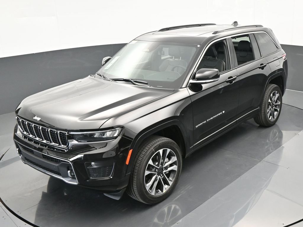 Used 2024 Jeep Grand Cherokee Overland w/ Luxury Tech Group IV image 39