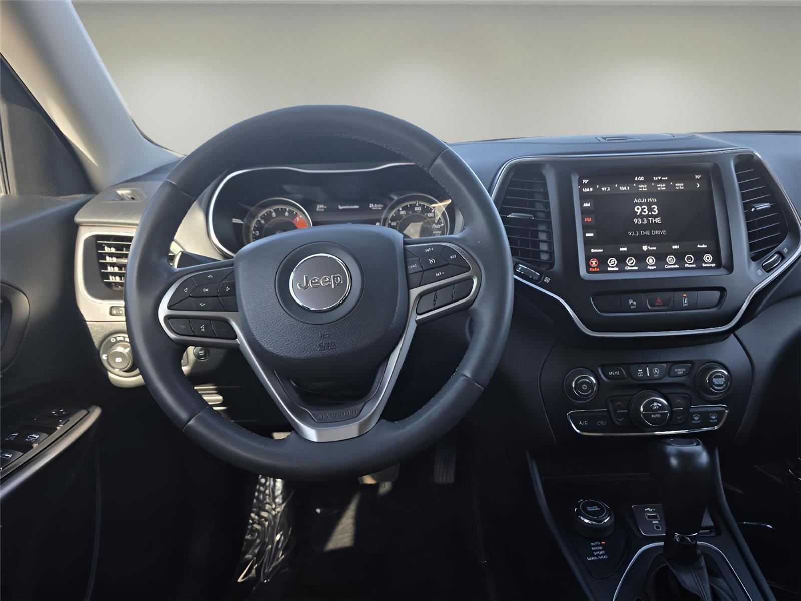 Used 2021 Jeep Cherokee Latitude Lux w/ Sun & Sound Group image 2