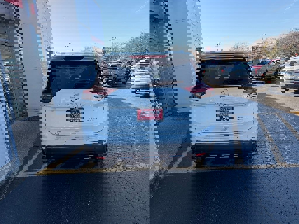 Certified 2025 Nissan Rogue SL image 6