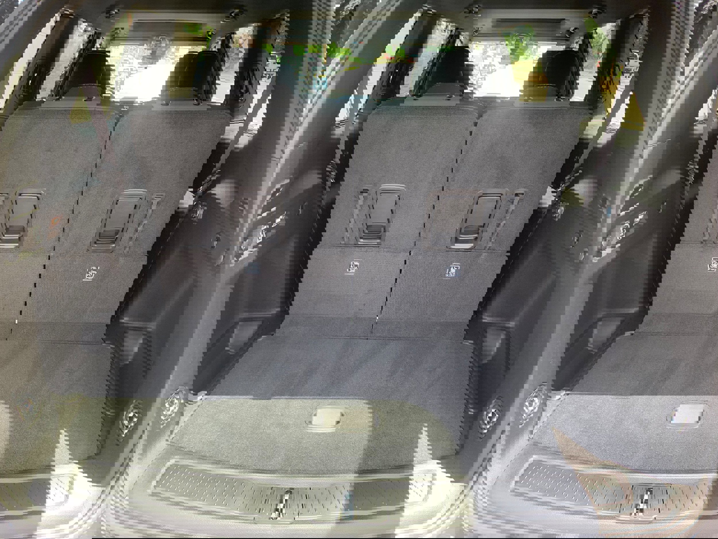 New 2025 Jeep Grand Cherokee L Laredo w/ Luxury Tech Group I image 9