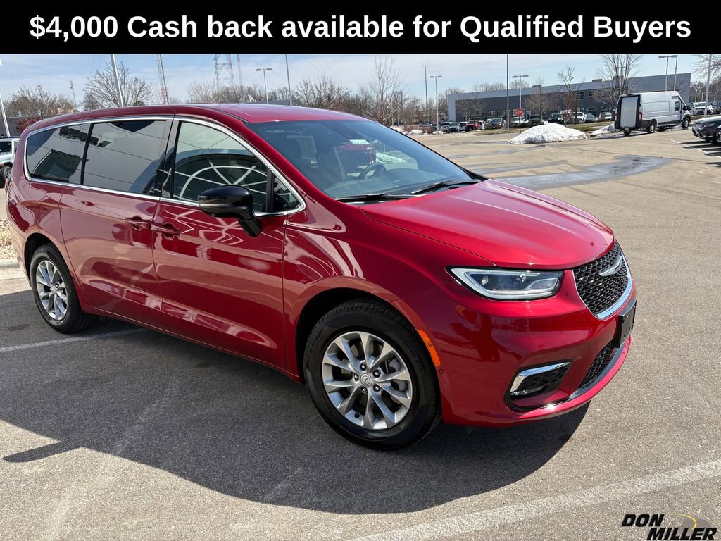 New 2026 Chrysler Pacifica Select