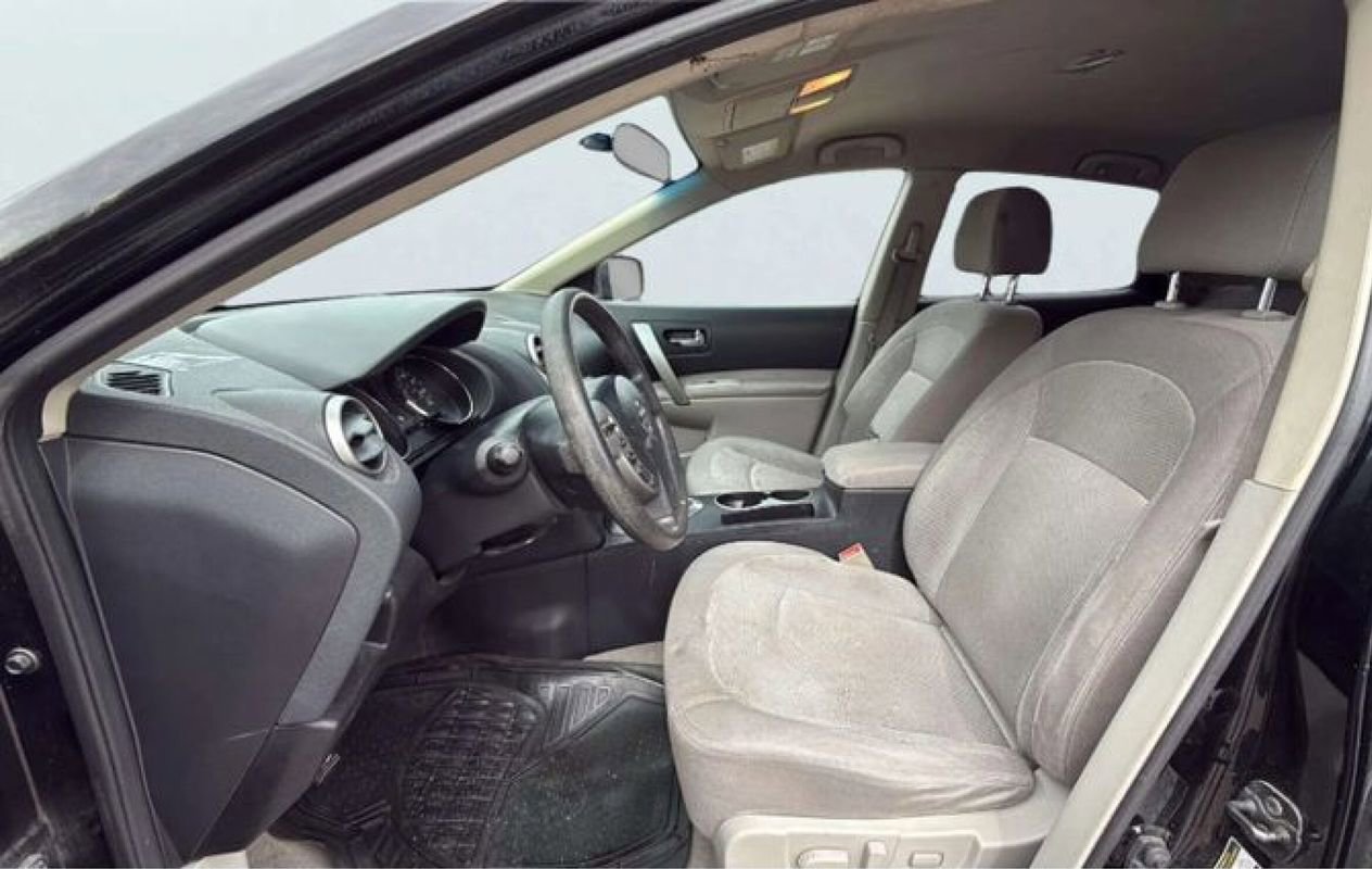 Used 2011 Nissan Rogue SV image 12