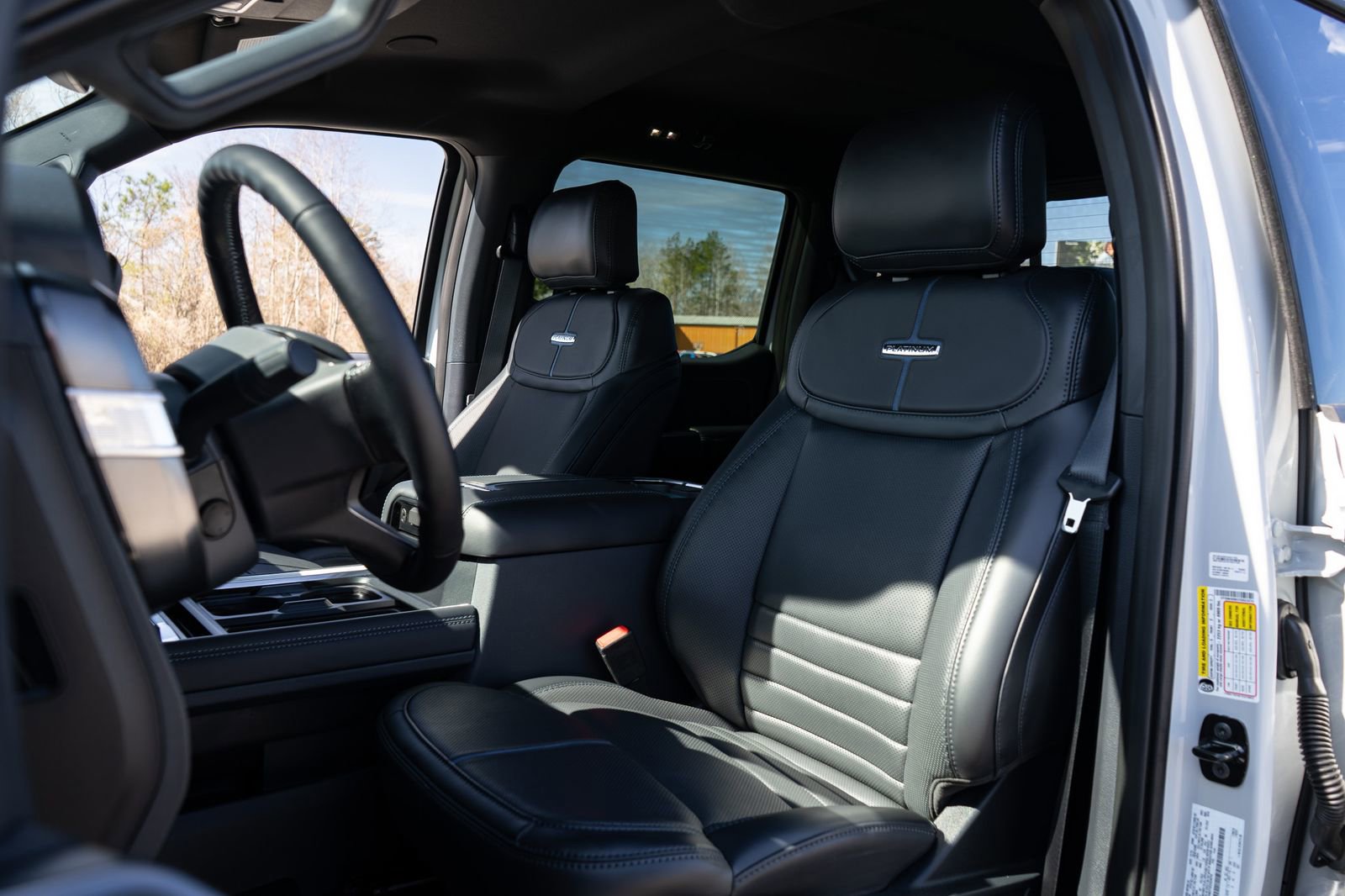 Used 2026 Ford F450 Platinum w/ FX4 Off-Road Package image 29