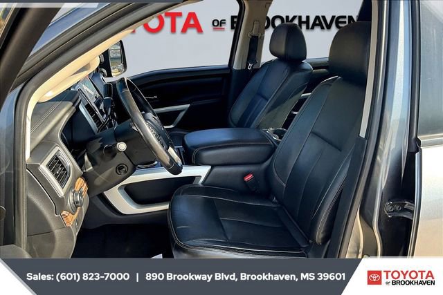 Used 2021 Nissan Titan SL w/ Moonroof Package image 18